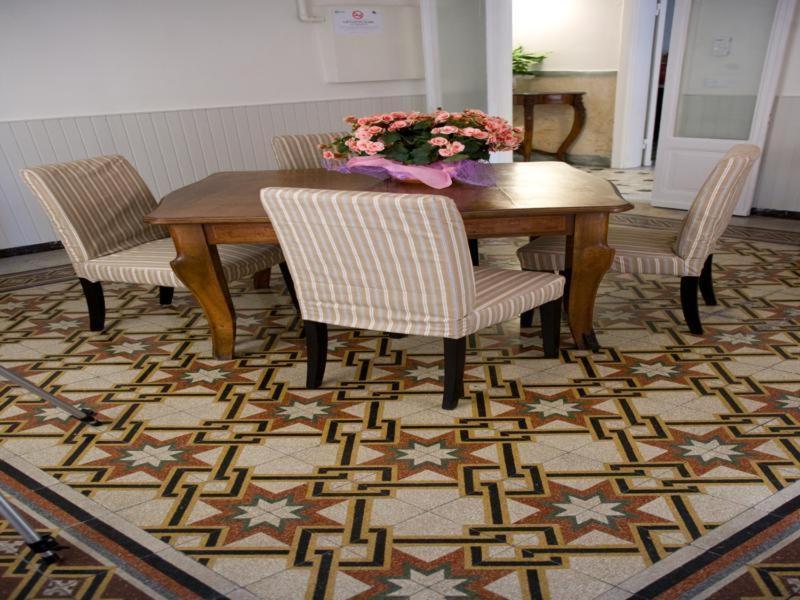 Hotel Europa Леванто Екстериор снимка